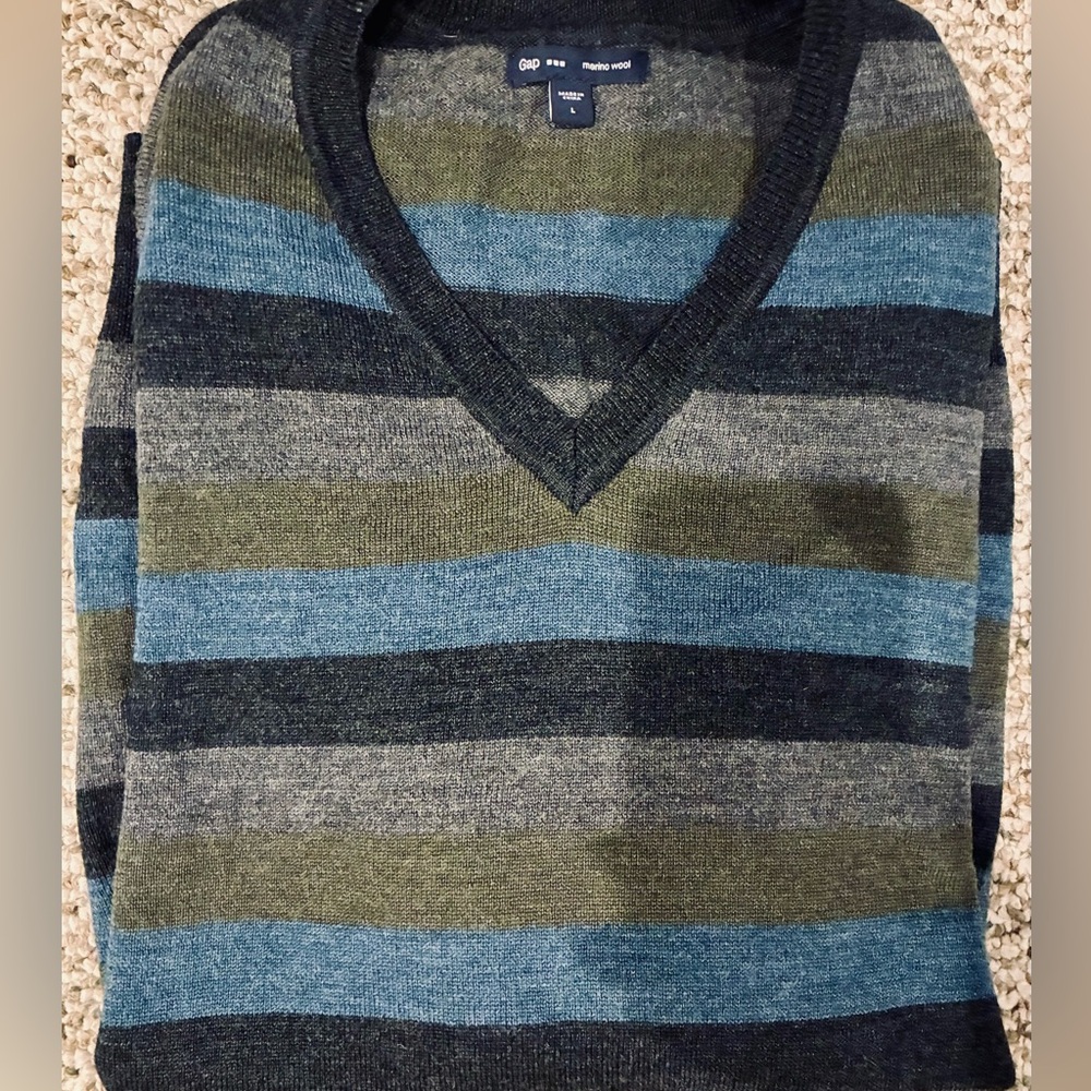 GAP Men's V-Neck Sweater - Olive, Teal, Charcoal merino wool sz L
